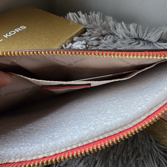 NWT MICHAEL Michael Kors Red Leather Wristlet Clutch